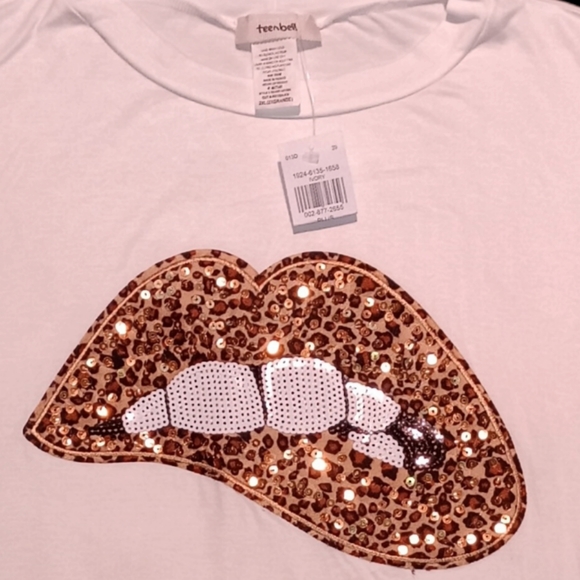 2/$35 White T, Sheer Leopard Puff Short Sleeves, Sequins Leopard Lip Design, 2X - Picture 3 of 6
